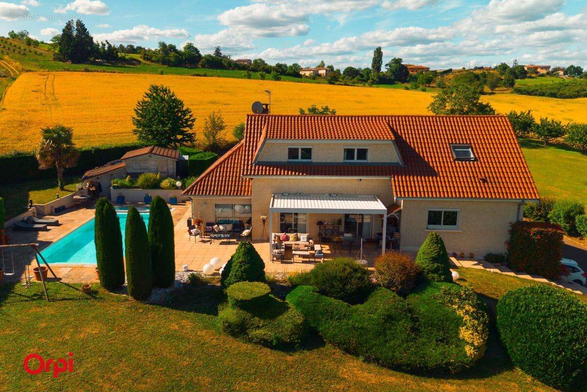 Maison à BESSENAY