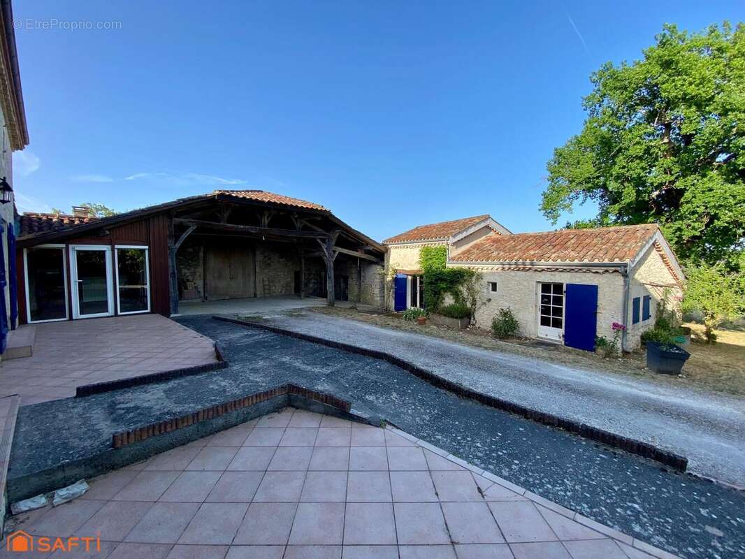 Maison 200 m² à Sainte-Colombe-De-Villeneuve  - photo 2