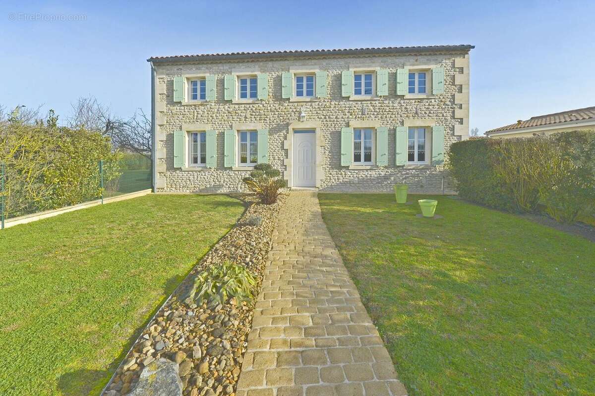 Maison à SAINT-GEORGES-DE-DIDONNE