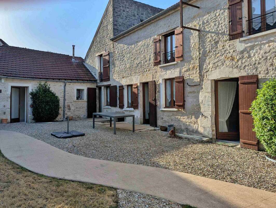 Maison 203 m² à Bazarnes  - photo 9