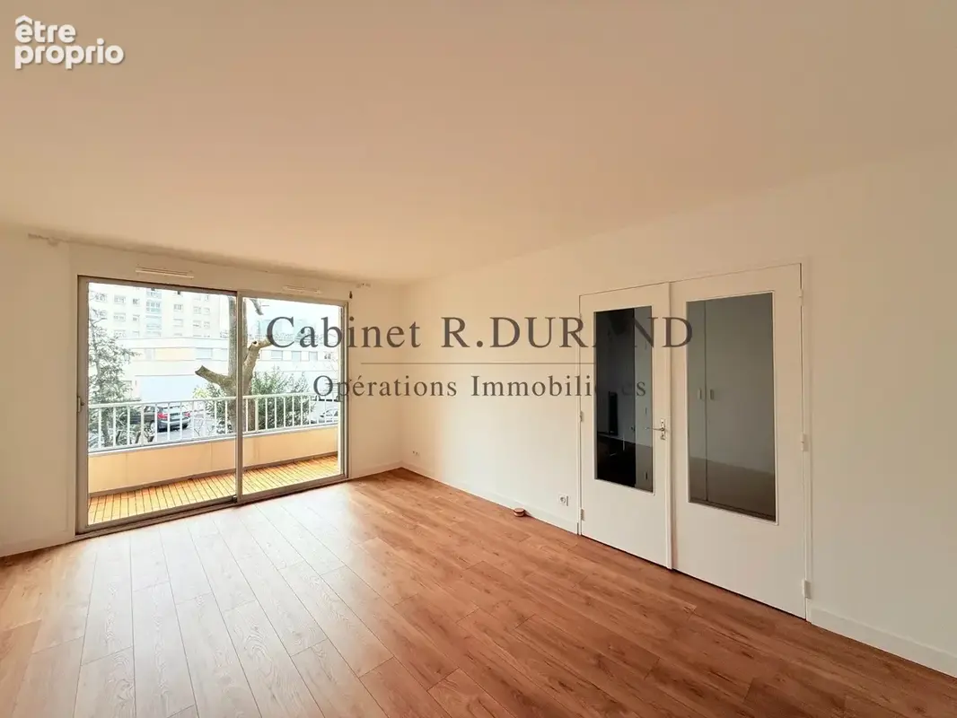 Appartement à LA GARENNE-COLOMBES