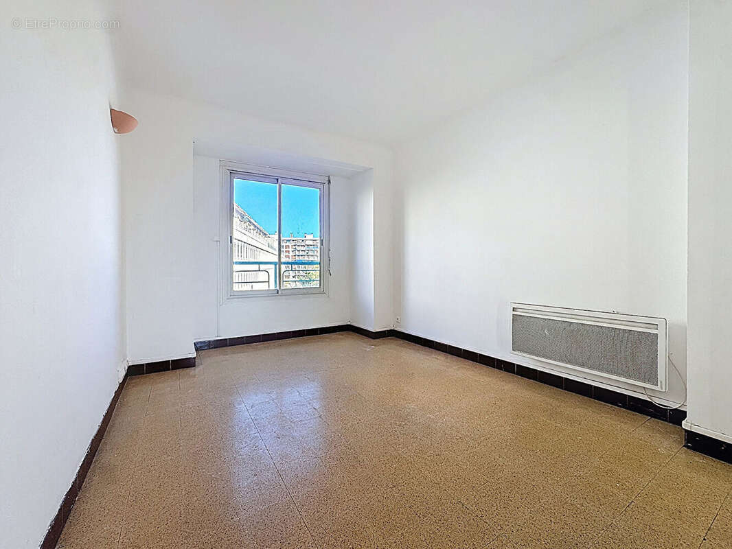 Appartement à MARSEILLE-5E