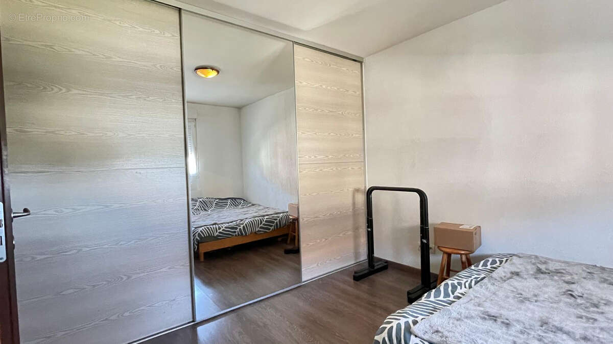 Appartement à ETREMBIERES