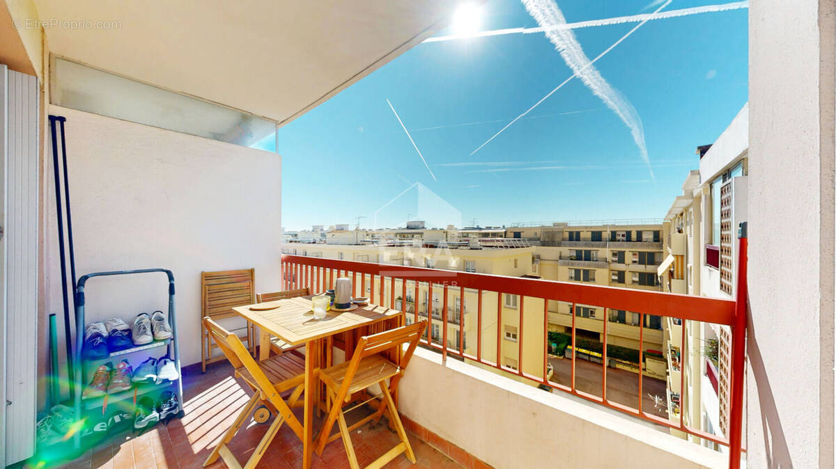 Appartement à SAINT-LAURENT-DU-VAR