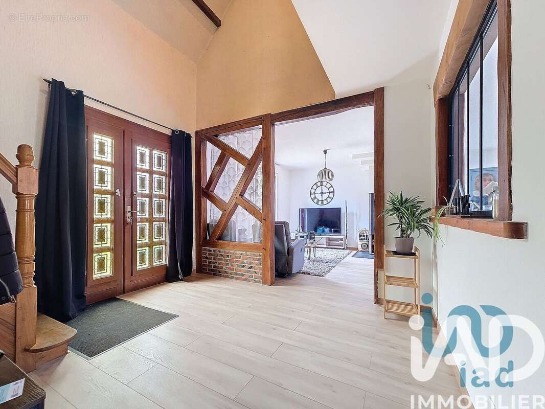 Photo 4 - Maison à SAINT-JUST-SAUVAGE