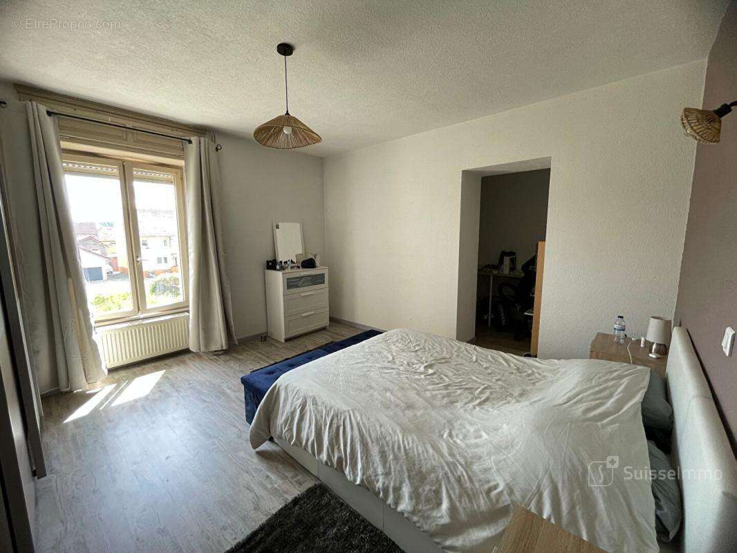 Grandvillars, Immeuble avec dépendances sur 1160M2 de terrain - photo 7