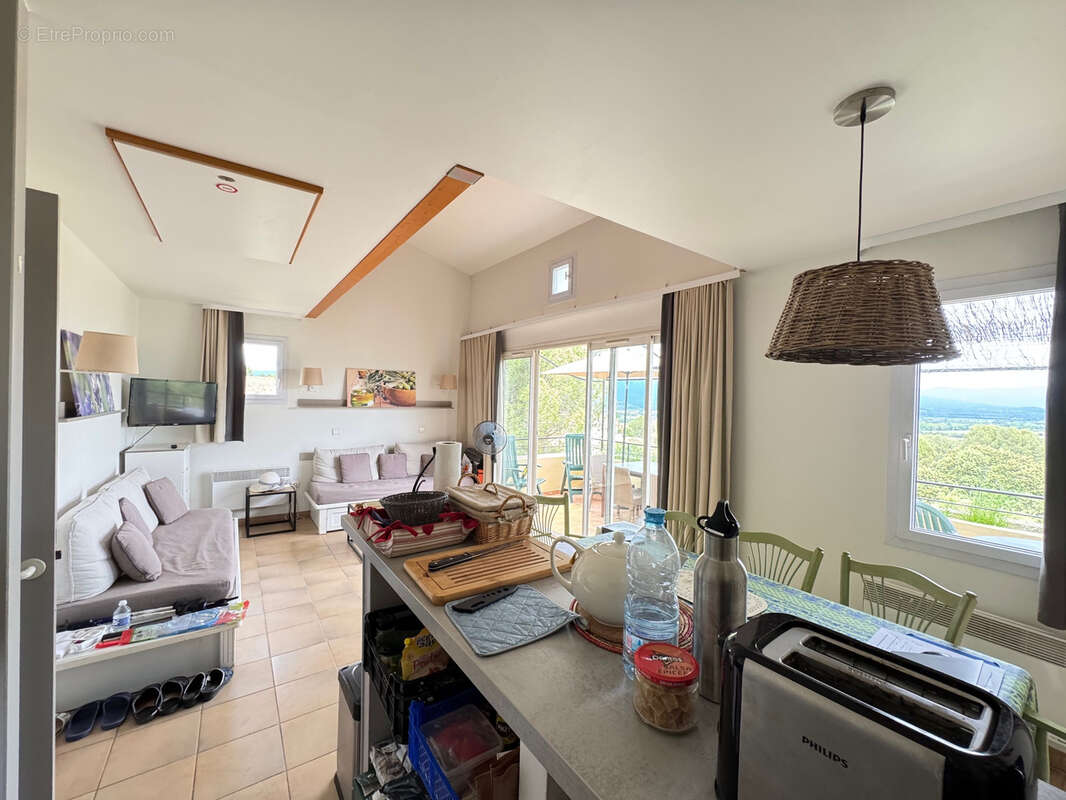 Appartement à MALLEMORT