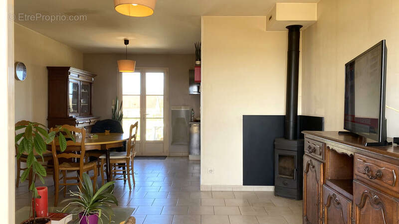 À vendre – Pavillon de plain-pied -2 chambres - jardin et garage  COUTARNOUX (89) - photo 9