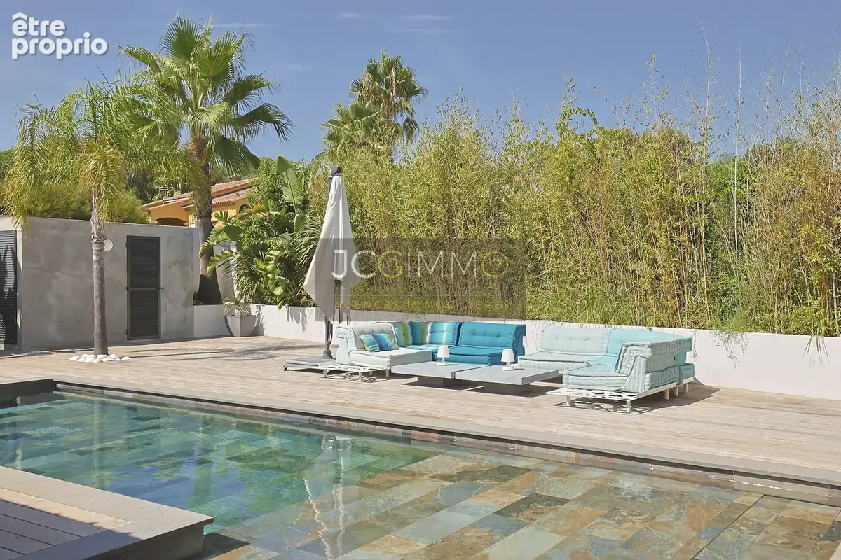Villa de plain-pied + garage et piscine traditionnelle, bar, pool-house, et nombreuses annexes - photo 12