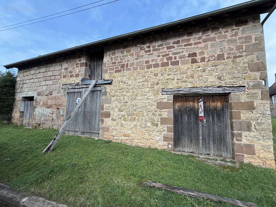 Maison à VARS-SUR-ROSEIX