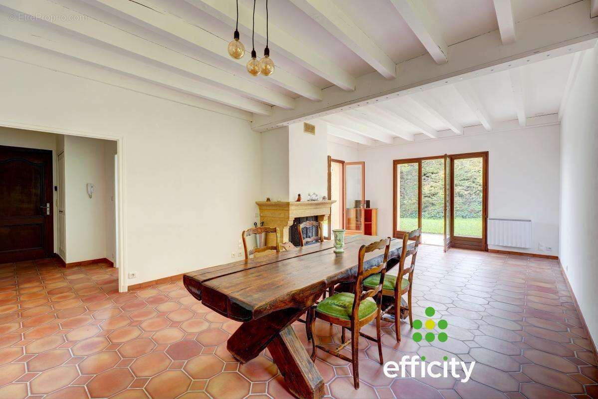 Maison à SAINTE-FOY-LES-LYON