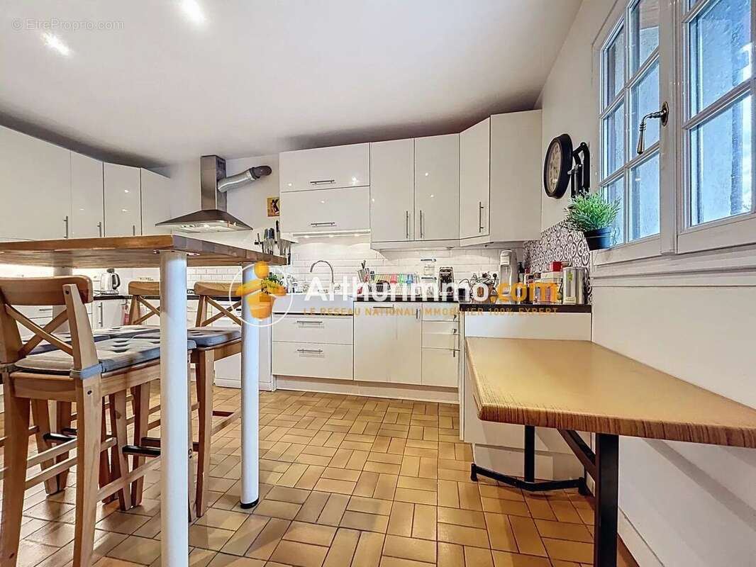 Maison à JOUY-LE-MOUTIER