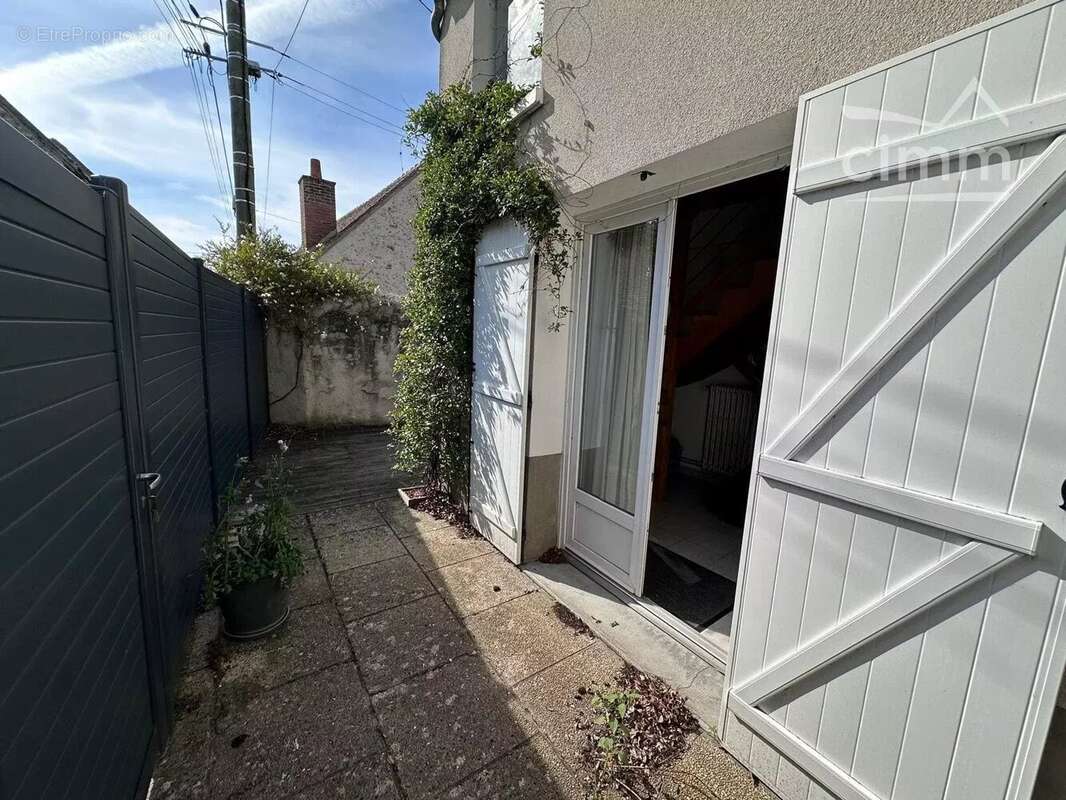 Maison à SAINT-CLAUDE-DE-DIRAY