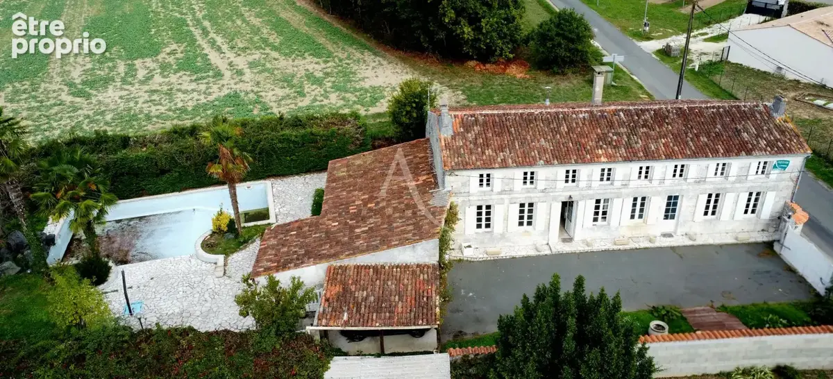 Maison à FONTCOUVERTE