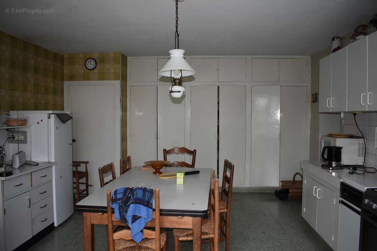 Belle et grande maison familiale à rafraîchir - photo 11