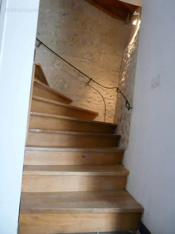 Maison à CASTELNAU-MONTRATIER