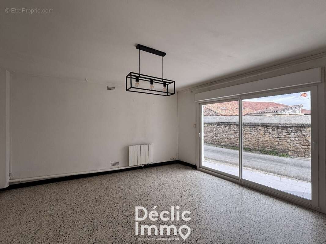 Maison à CHAMPNIERS