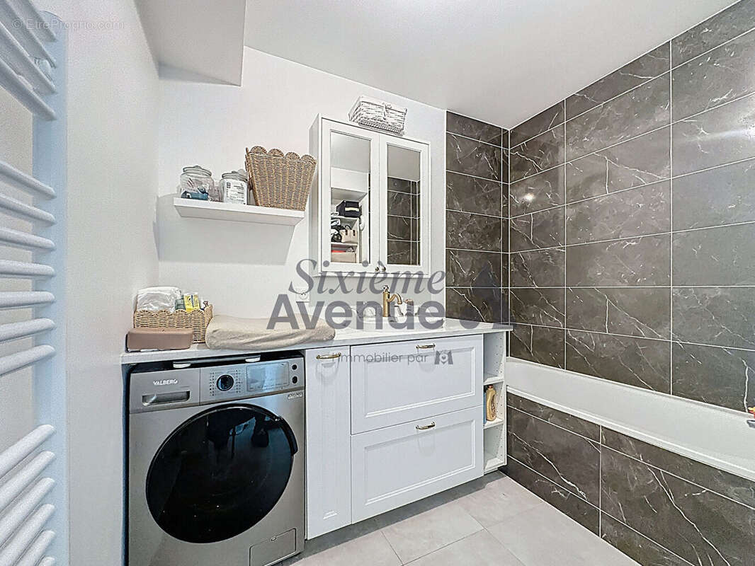 Appartement à EMERAINVILLE