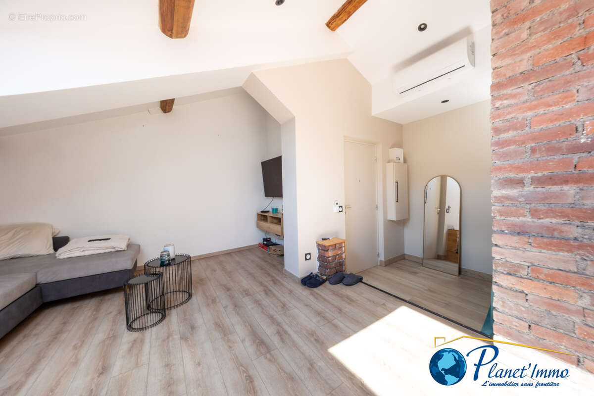 Appartement à SAINT-GENEST-LERPT
