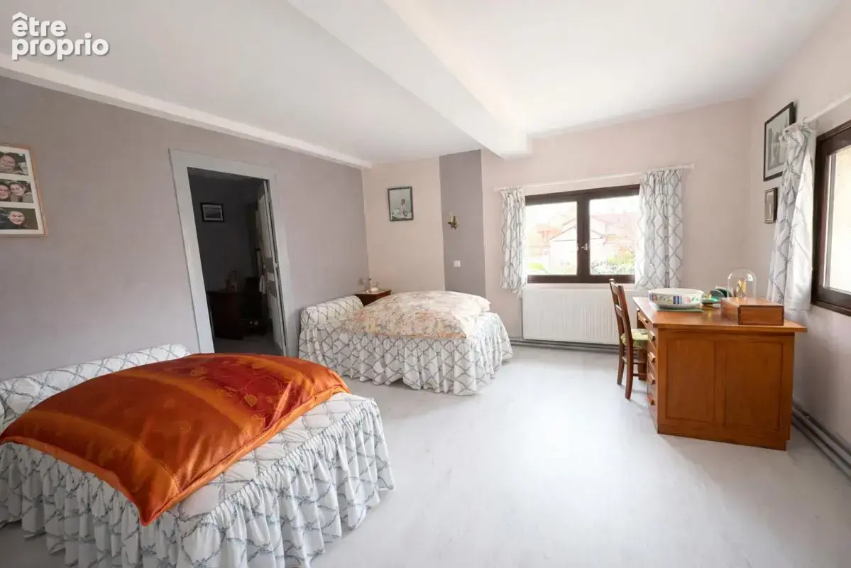 Maison 13 pièces 258 m² à vendre à Corcelles-En-Beaujolais (69220) - photo 8