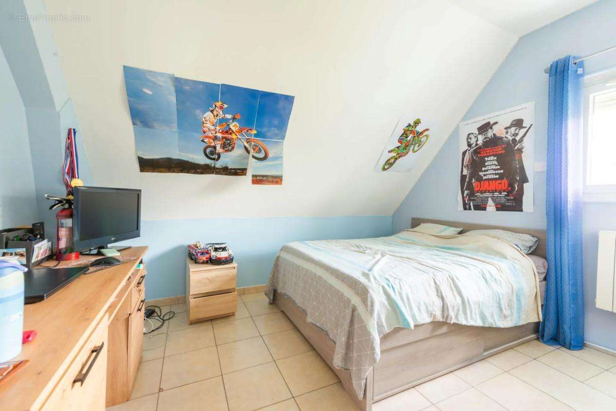 Maison à SAINTRY-SUR-SEINE