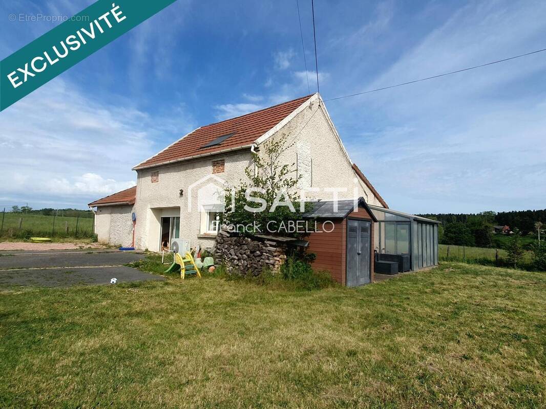 Photo 1 - Maison à SAINT-REMY-EN-ROLLAT