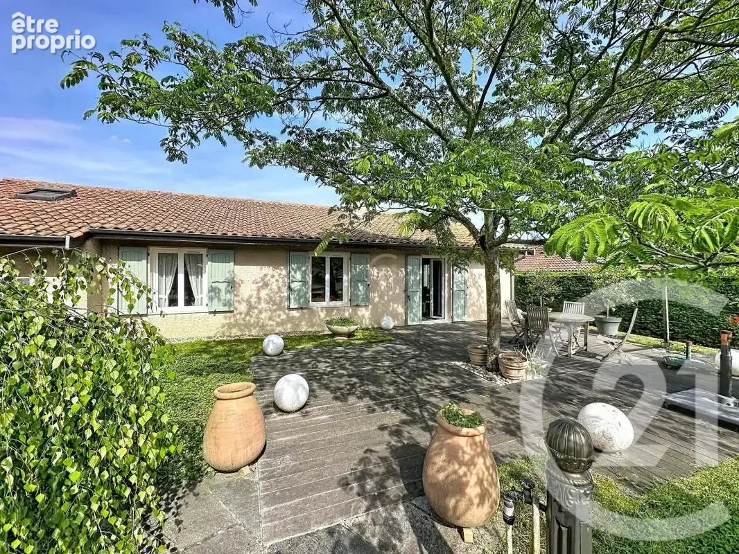 Maison à CHARLY