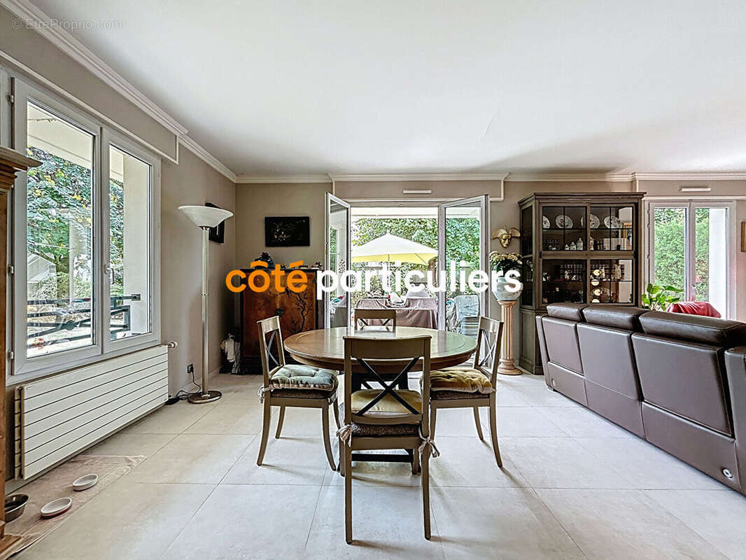 Appartement à SAINT-MAUR-DES-FOSSES