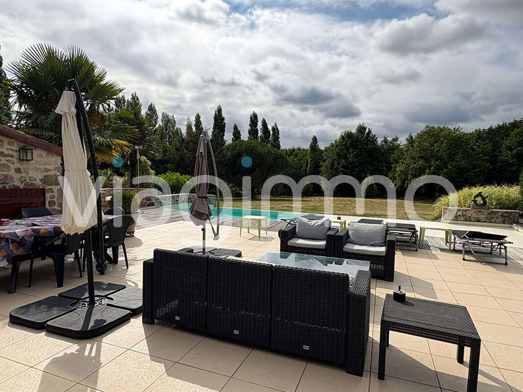 Maison en vente à terme libre 9 pièces 414 m2 - photo 11
