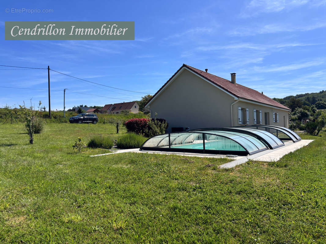 Maison à SAINT-SILVAIN-MONTAIGUT