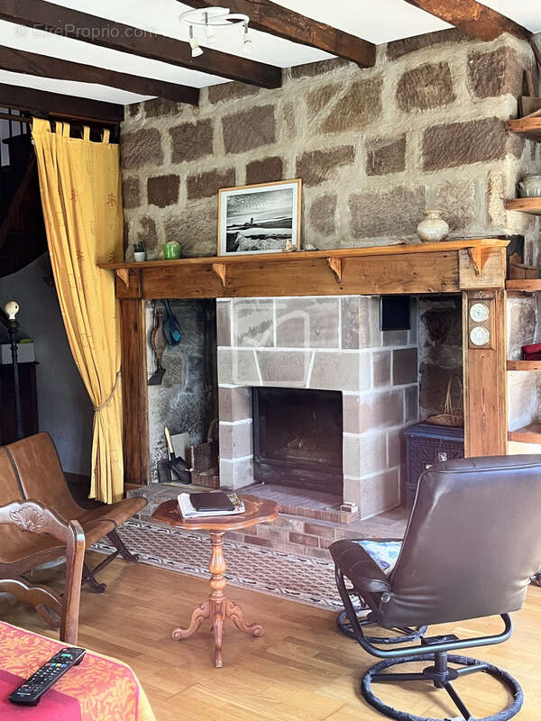 Maison à VARS-SUR-ROSEIX