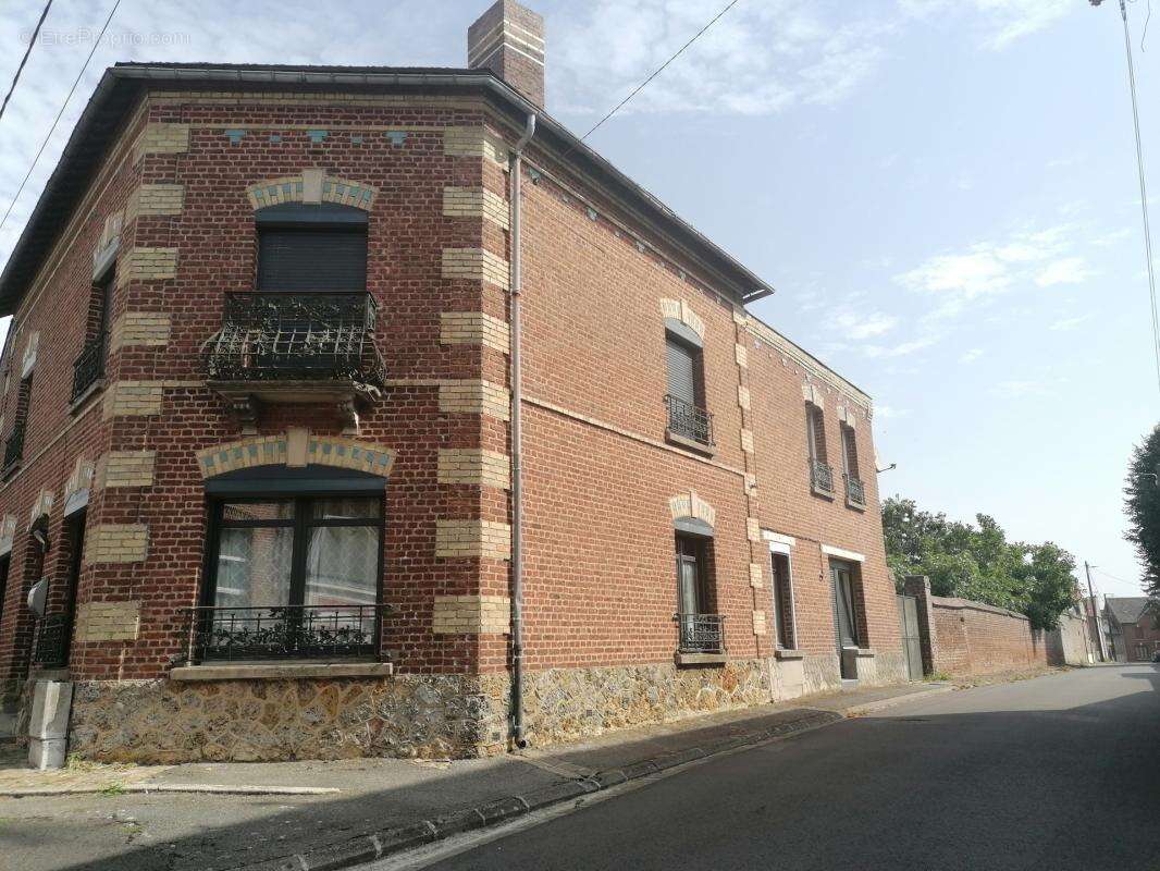 Maison de maître  avec piscine hors sol ! baisse de prix ! a beaurevoir 02 - photo 3