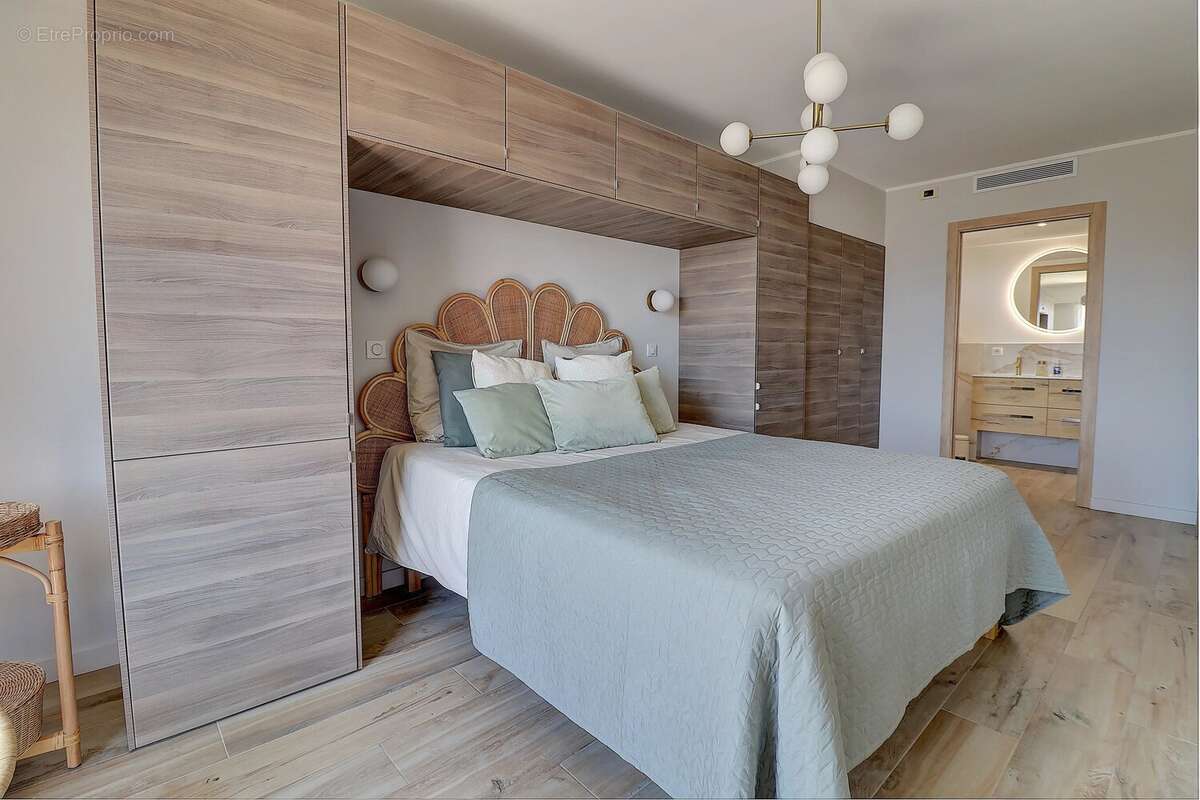 Cannes – appartement 4 pièces rénové à neuf en dernier étage - photo 10