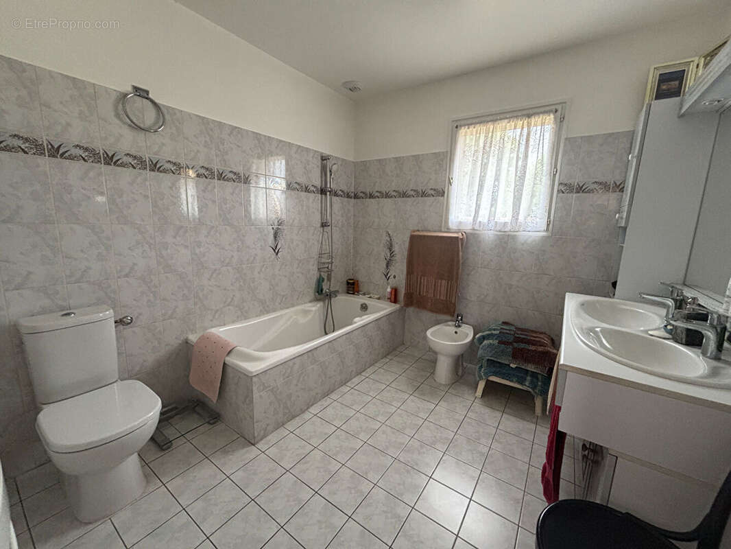 Maison 121m² à tossiat - photo 10
