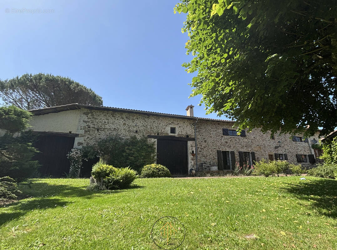 Maison à MASSIGNAC