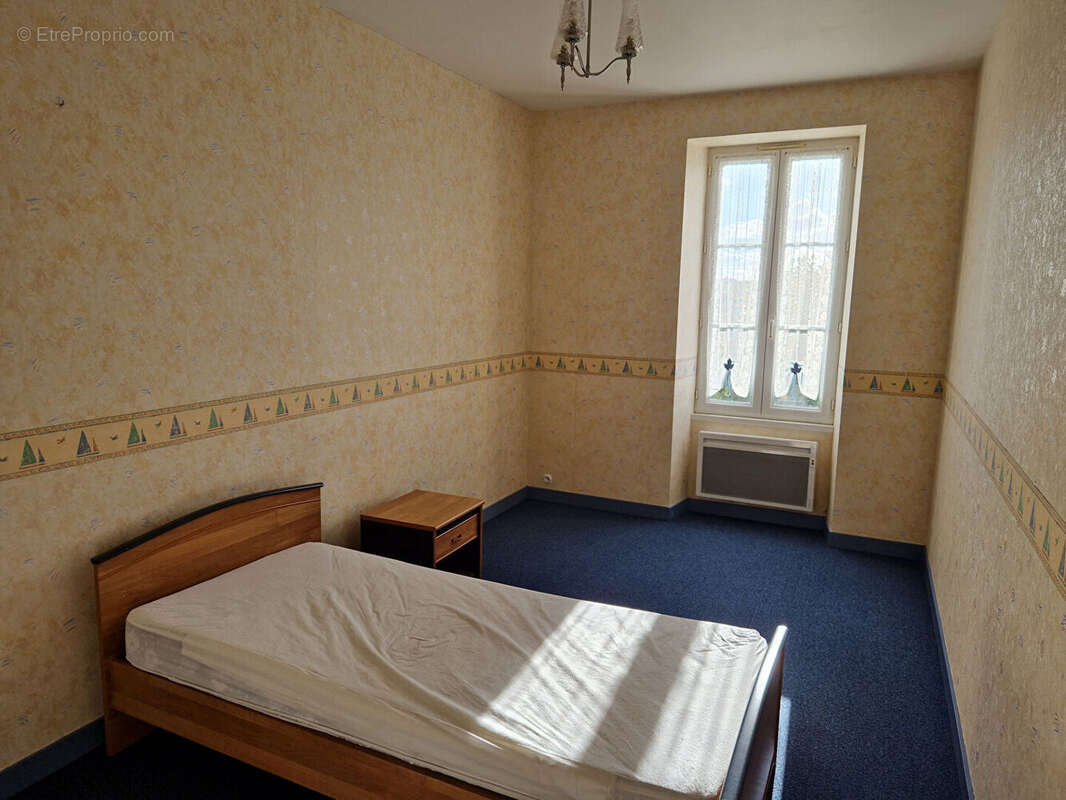 Maison à BREUIL-LA-REORTE