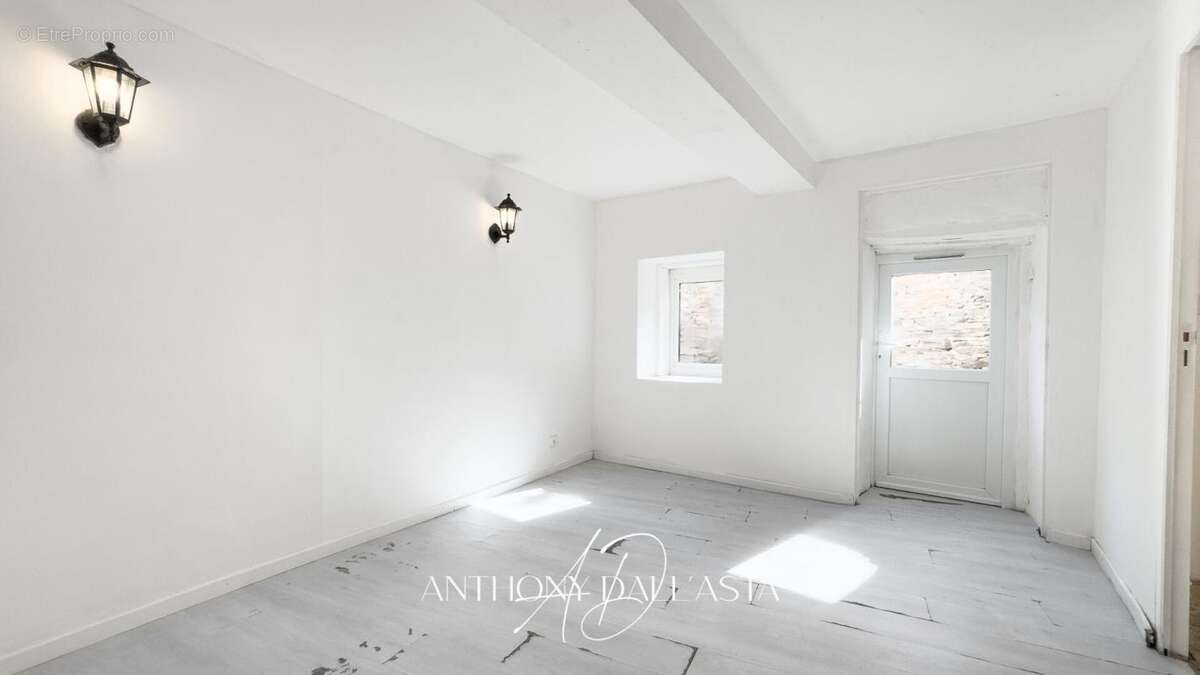 Maison à VILLARDONNEL