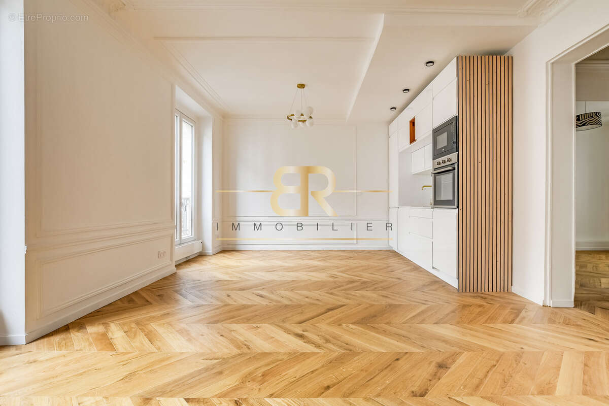 Appartement à PARIS-17E