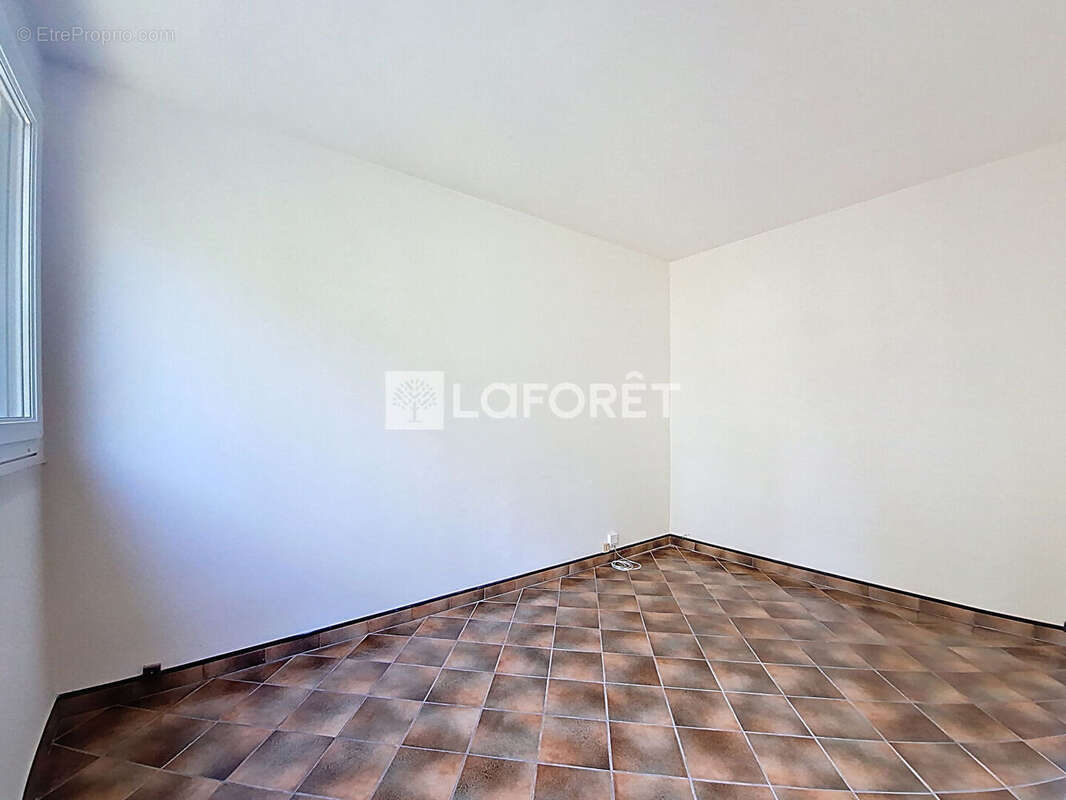 Appartement à VERNEUIL-SUR-SEINE