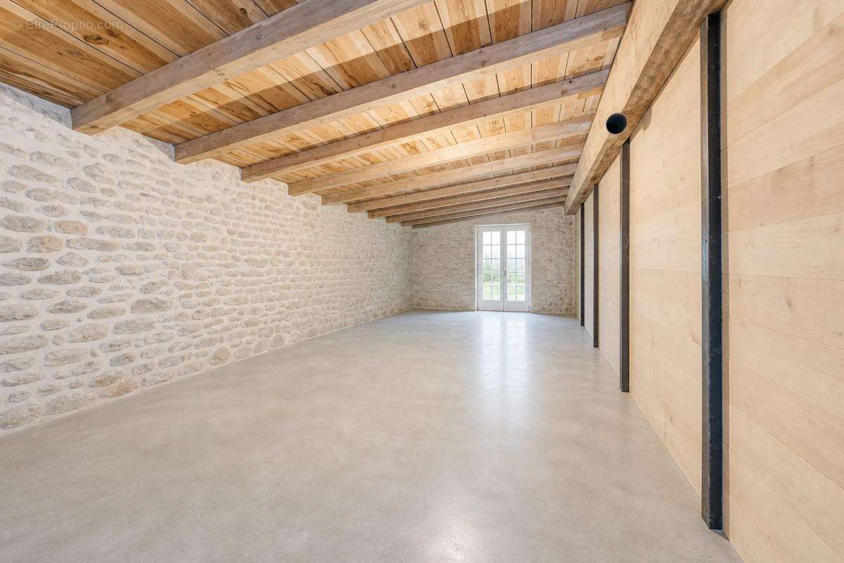 Ensemble de 4 maisons charentaises proche océan - photo 24