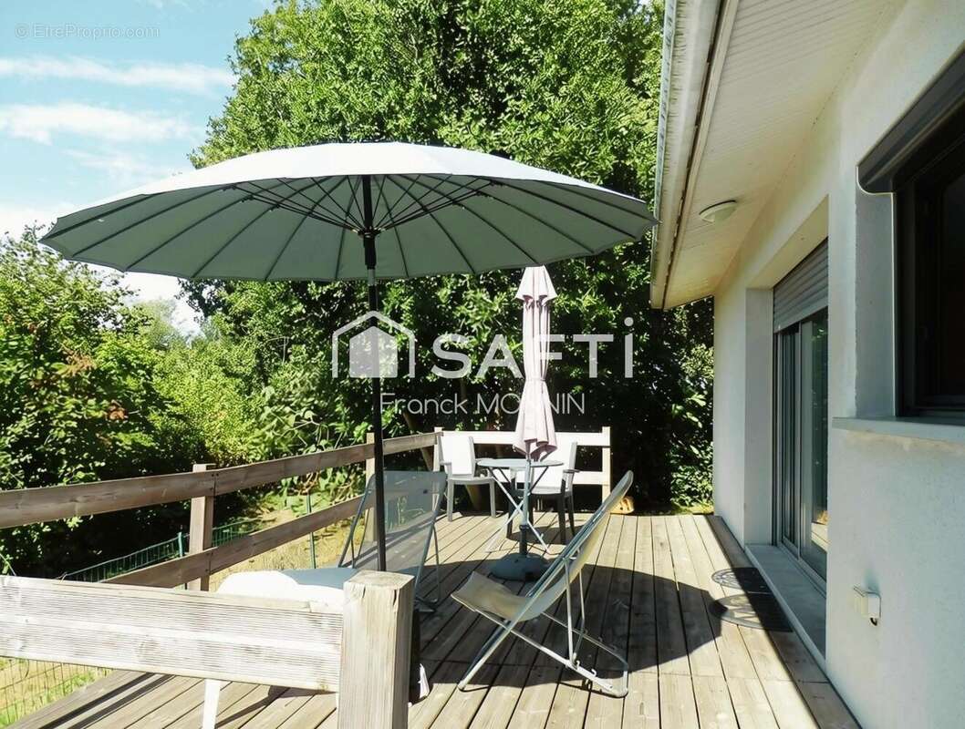 Maison 145 m² à Saint-Sulpice-Et-Cameyrac  - photo 7