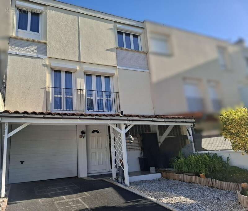 Maison à LE CENDRE