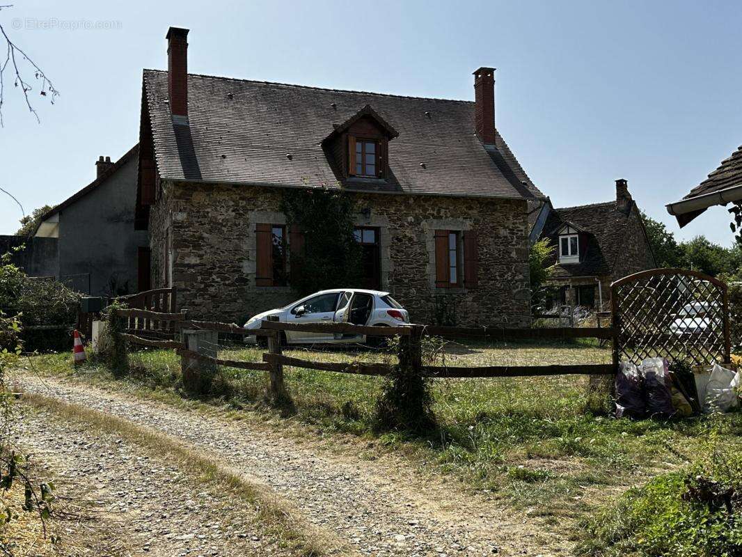 Maison à VICQ-SUR-BREUILH