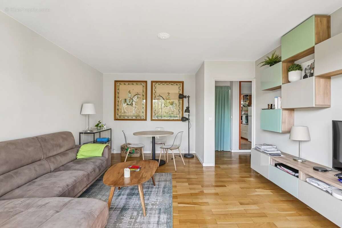 Appartement à SAINT-MAUR-DES-FOSSES