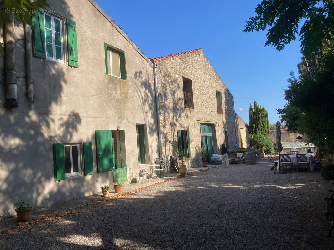 Maison à OUVEILLAN