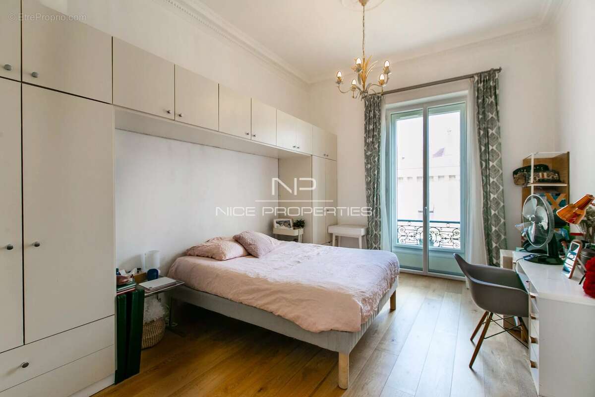 Nice Carré d'Or, splendide 4 pièces rénové et climatisé en dernier étage - photo 12