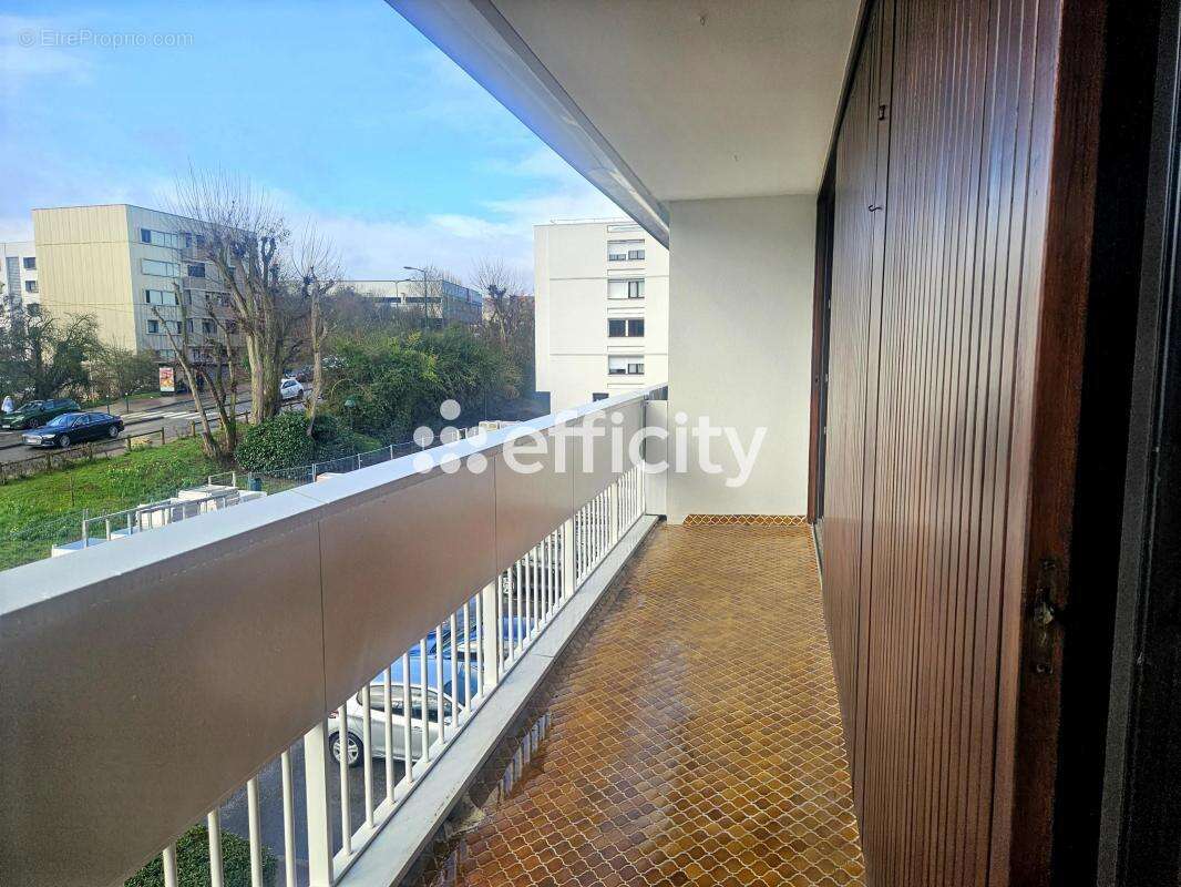 Appartement à SAINT-CYR-L'ECOLE