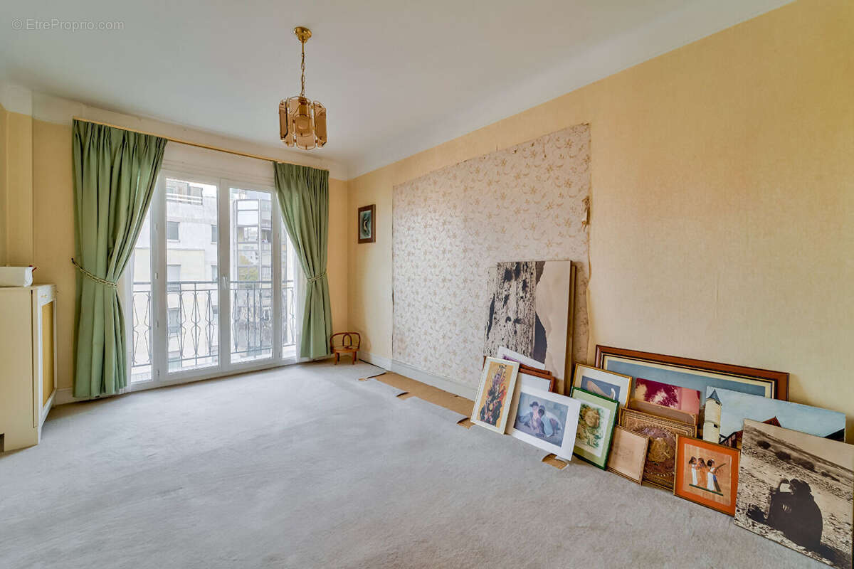 Appartement à CHARENTON-LE-PONT