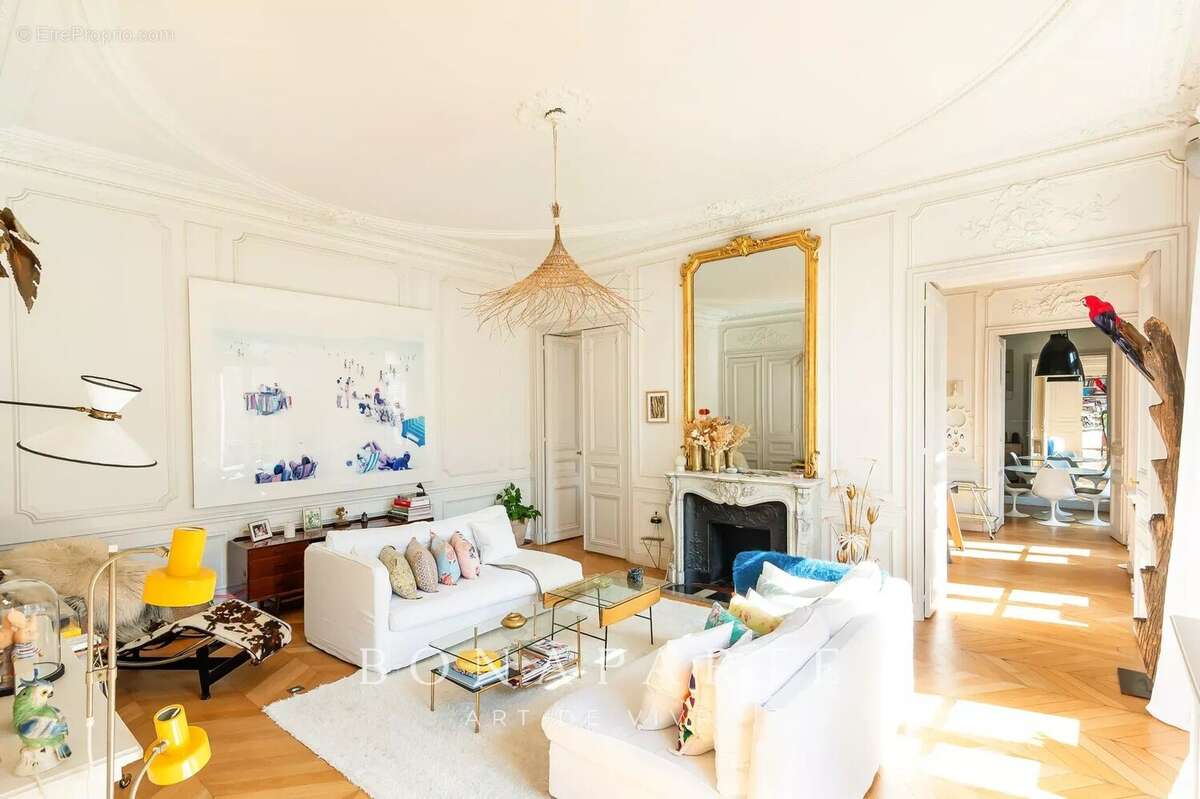 Appartement à PARIS-10E