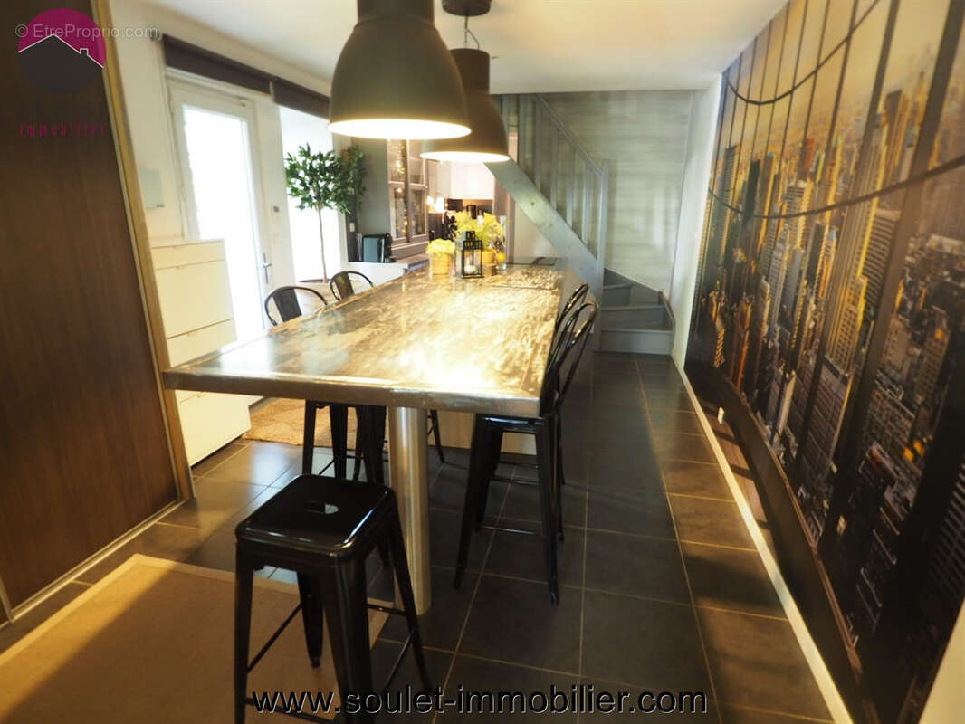 Maison à L'ISLE-SUR-LA-SORGUE